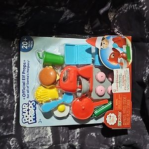 Elf on a Shelf Polar Props Kitchen accessories.